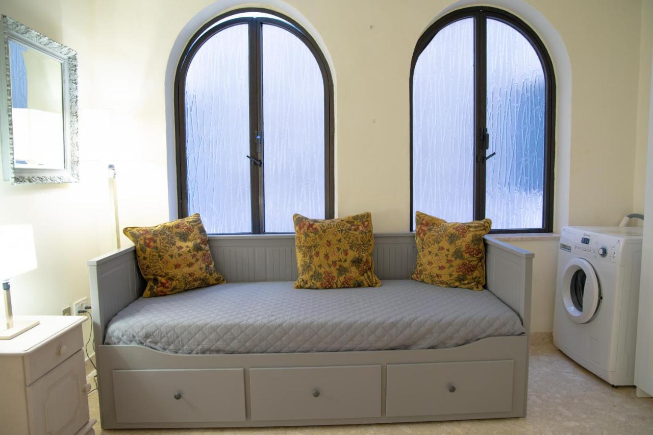 Large And Bright Apartment In The City Centre Goslm-2 Sliema Zewnętrze zdjęcie