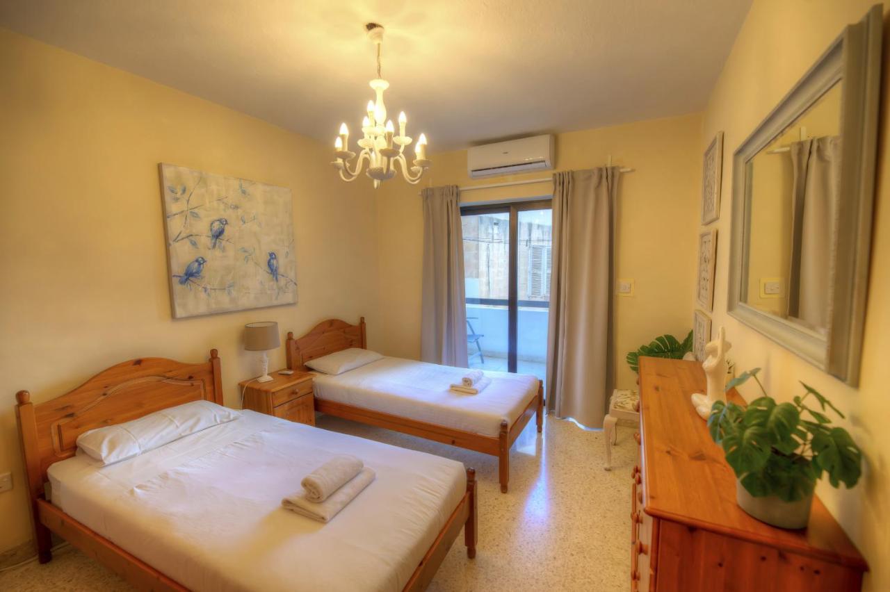 Large And Bright Apartment In The City Centre Goslm-2 Sliema Zewnętrze zdjęcie